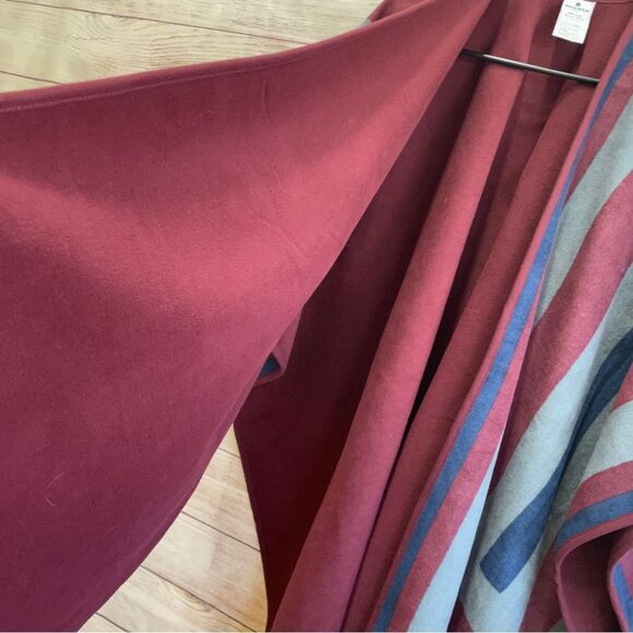 WOOLRICH‎ SOFT FLEECE REVERSIBLE BLANKET WRAP - Picture 5 of 8